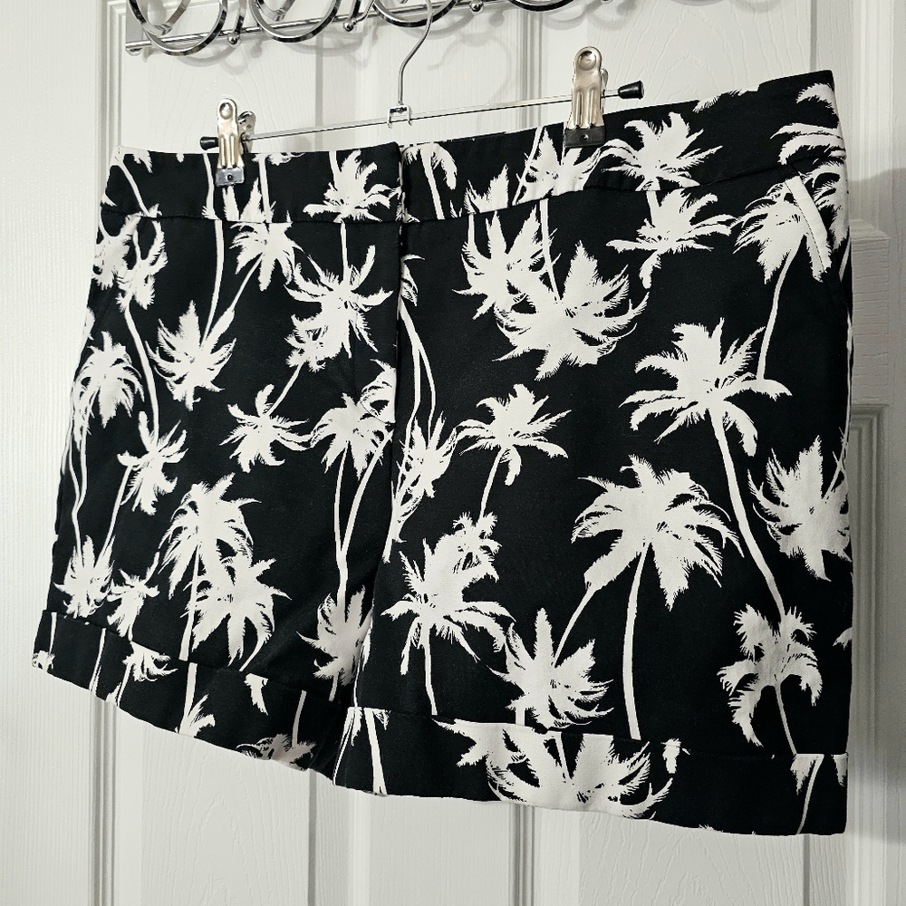 Apt. 9 Black and White Palm Tree Print Shorts - Size 16 - Picture 3 of 13